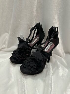 Vintage Steve Madden Black Floral T-Strap High Heel